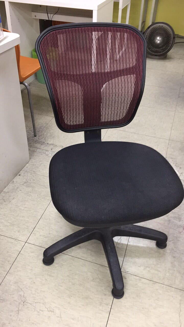 椅背左右偏移
