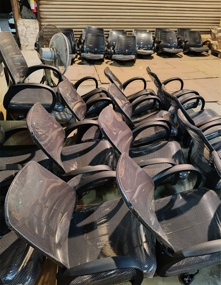 熱銷實績款經濟電腦椅 196，適合長時間基本使用